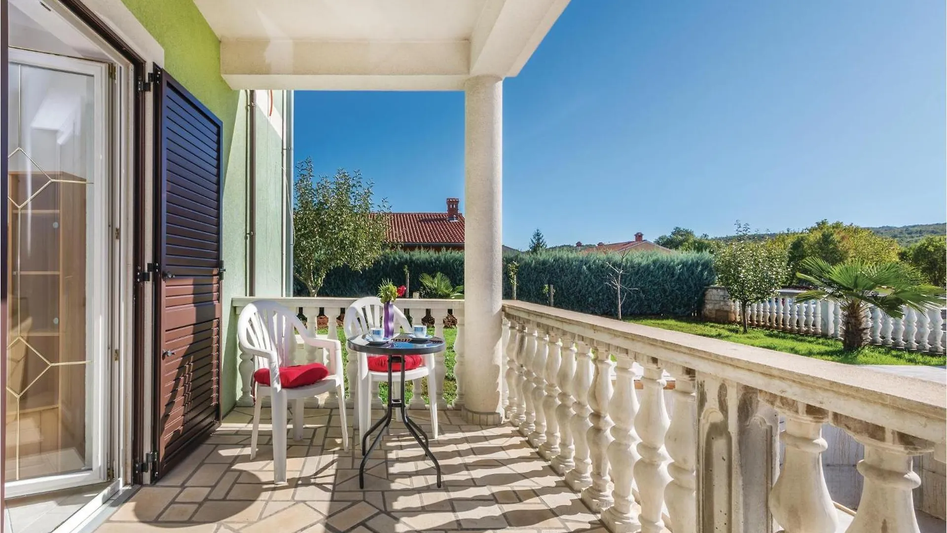 Stunning Home In Kapelica With Wifi